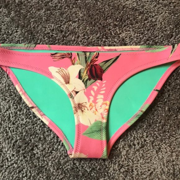 Triangle swim suit - Picture 4 of 6